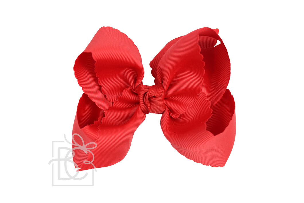 SCALLOPED EDGE BOW: Red / 5.5